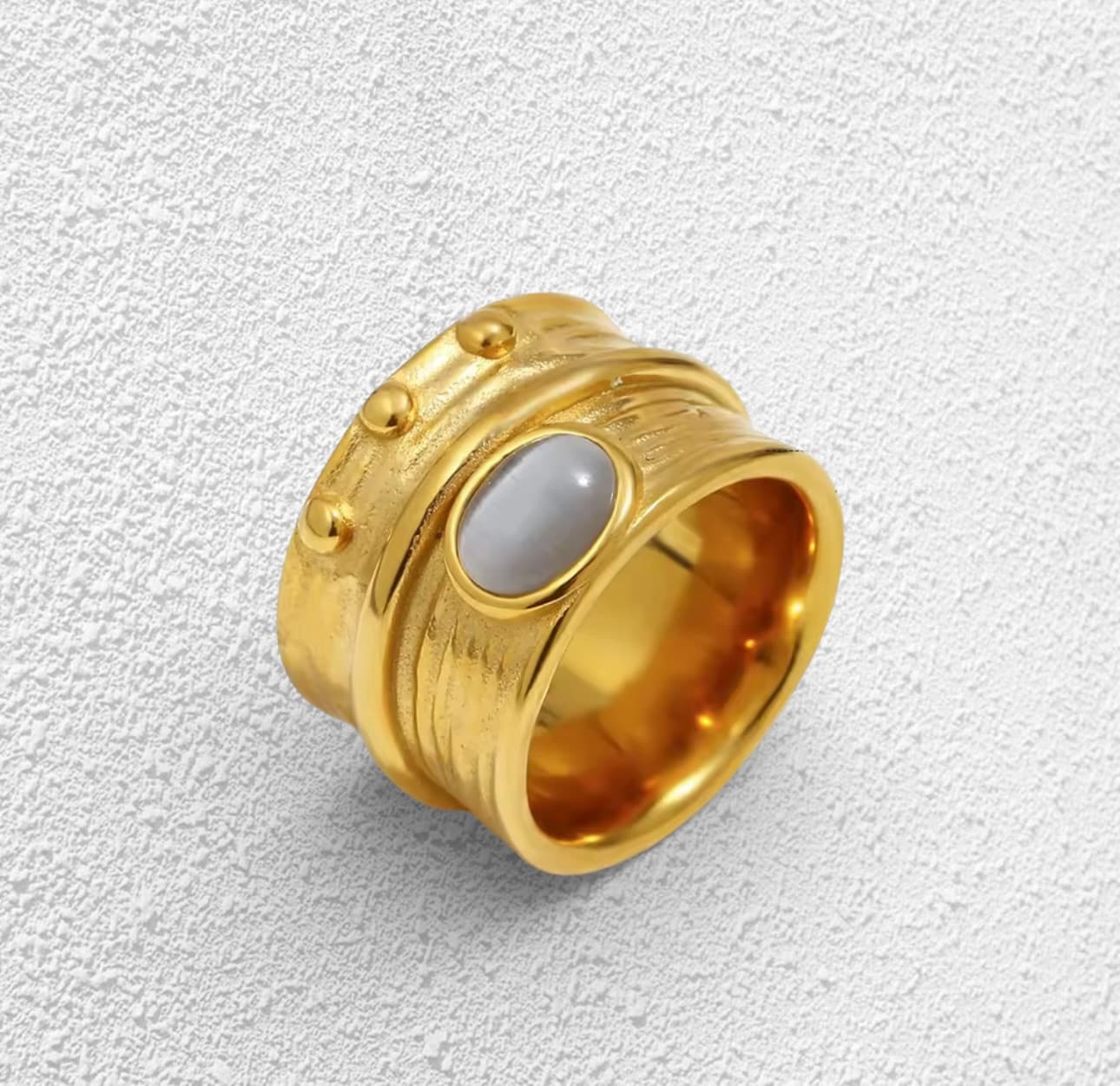 Anillo Templo · Banda Dorada Piedra Nácar y Esferas