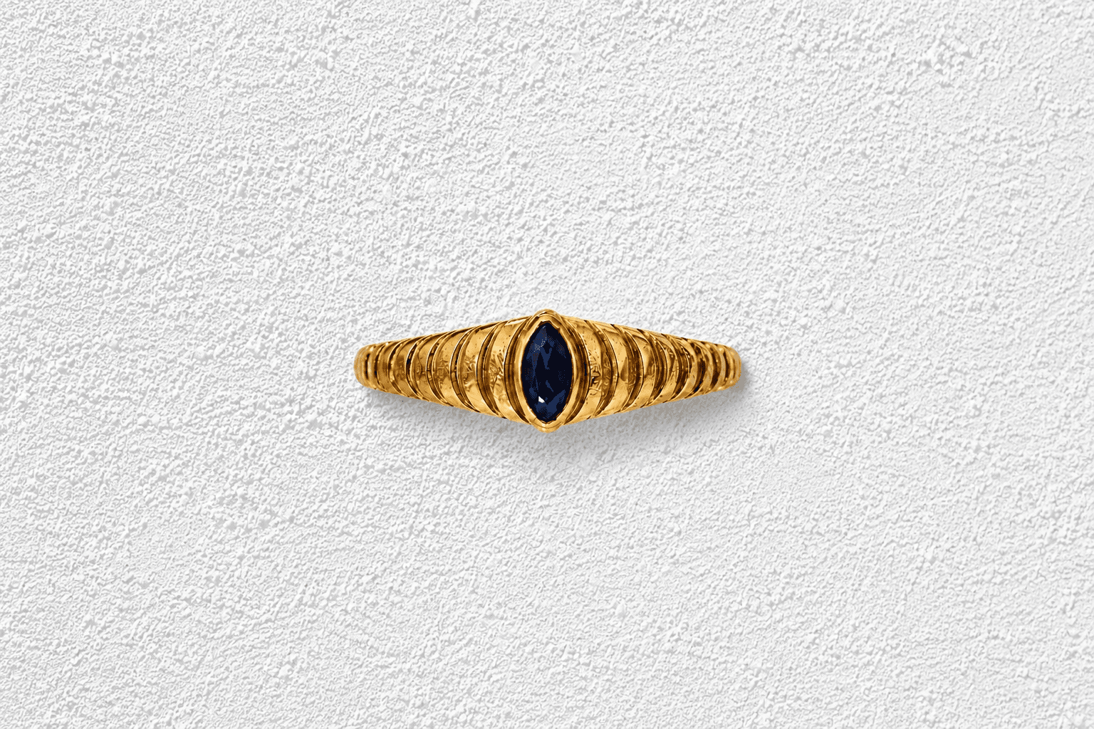 Ojo del Norte Anillo · Circonita marquesa azul · Banda acanalada