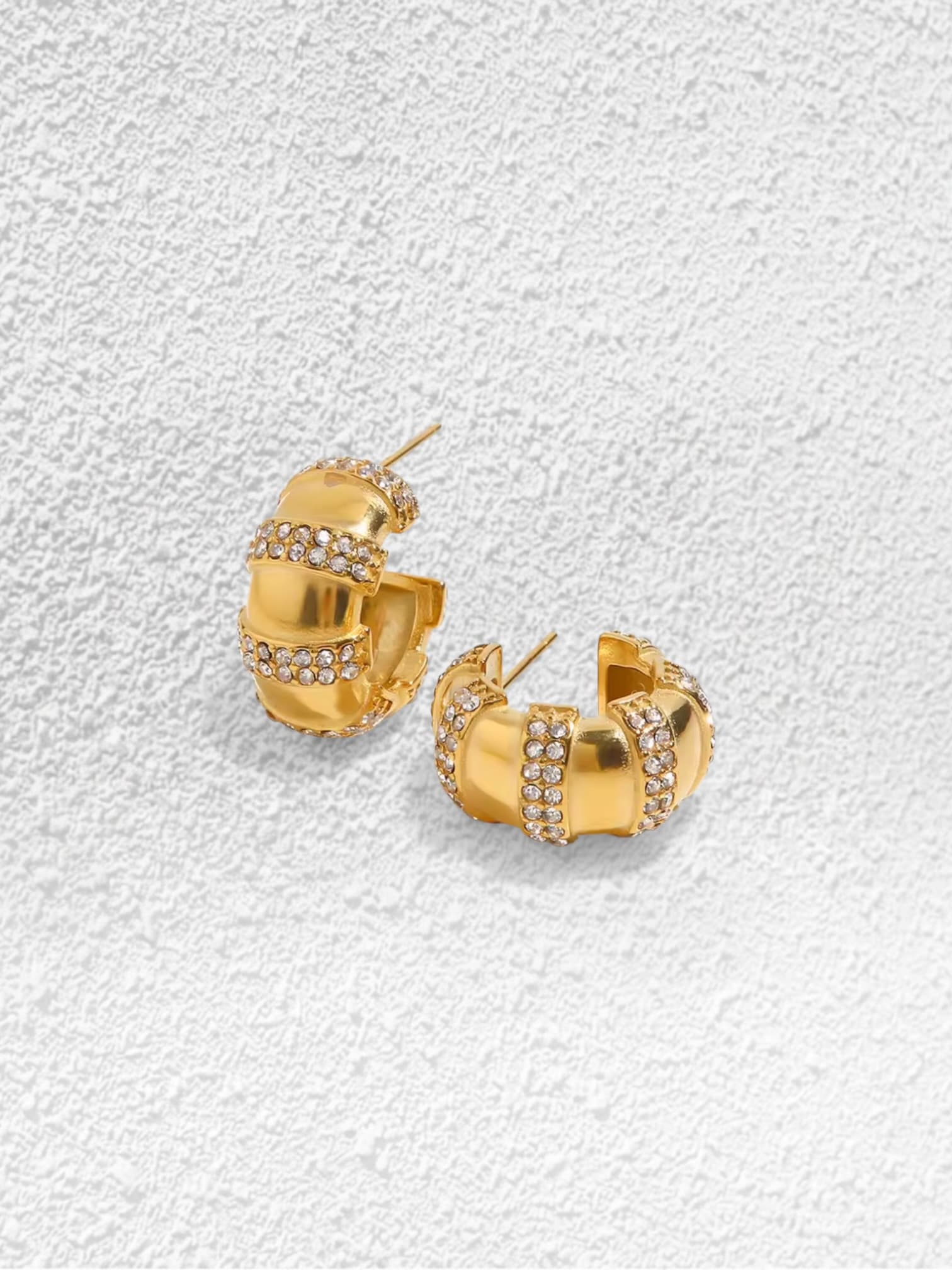 Pendientes Centelleo · Aro Dorado y Diamantes