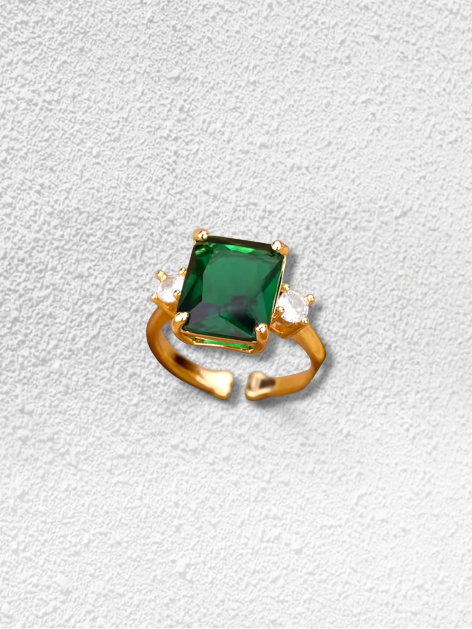 Anillo Selva · Esmeralda Rectangular y Cristales