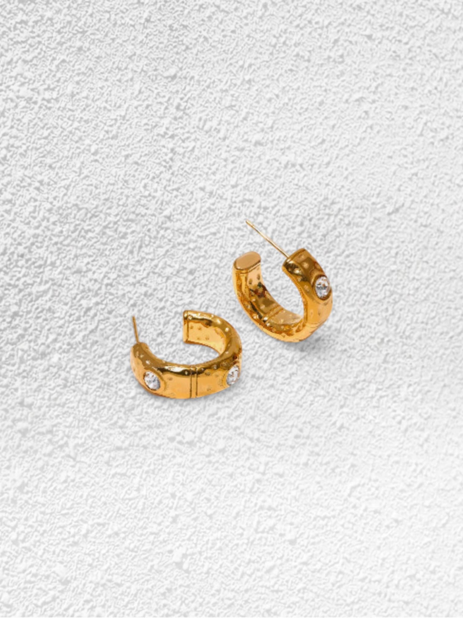 Pendientes Rocas · Aro Dorado Martillado y Cristales