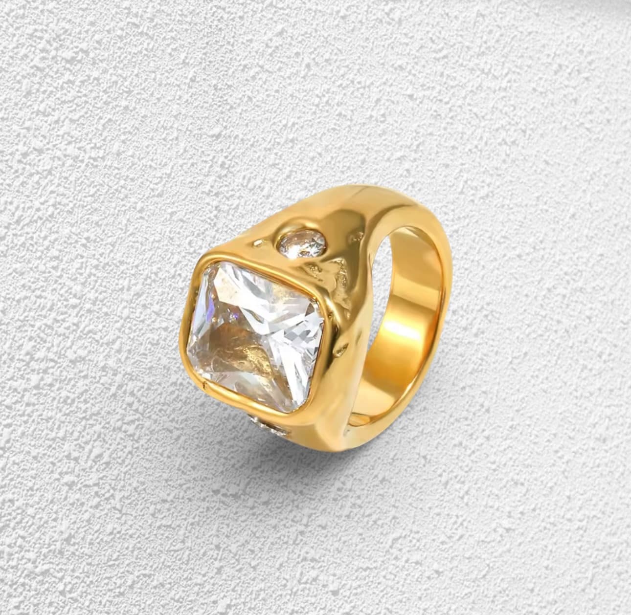 Anillo Rei · Piedra y Oro