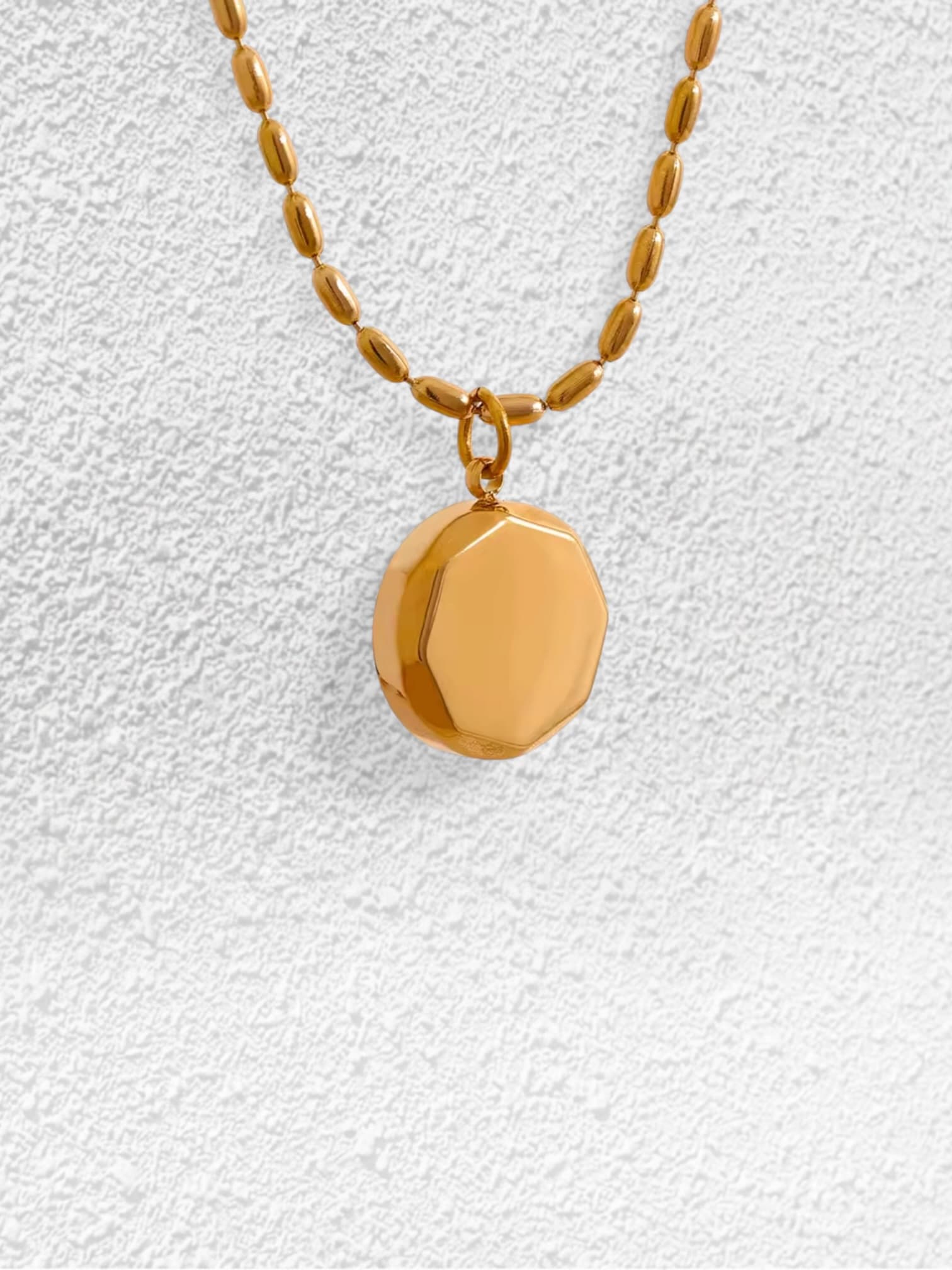 Collar Roca · Colgante Facetado Dorado