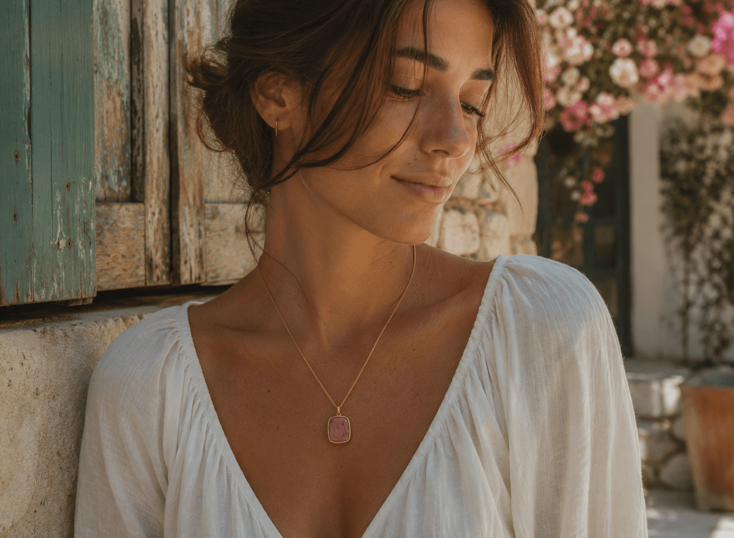 Cuarzo Rosa Collar · Cadena box · Piedra natural rosa · Montura cordón dorado