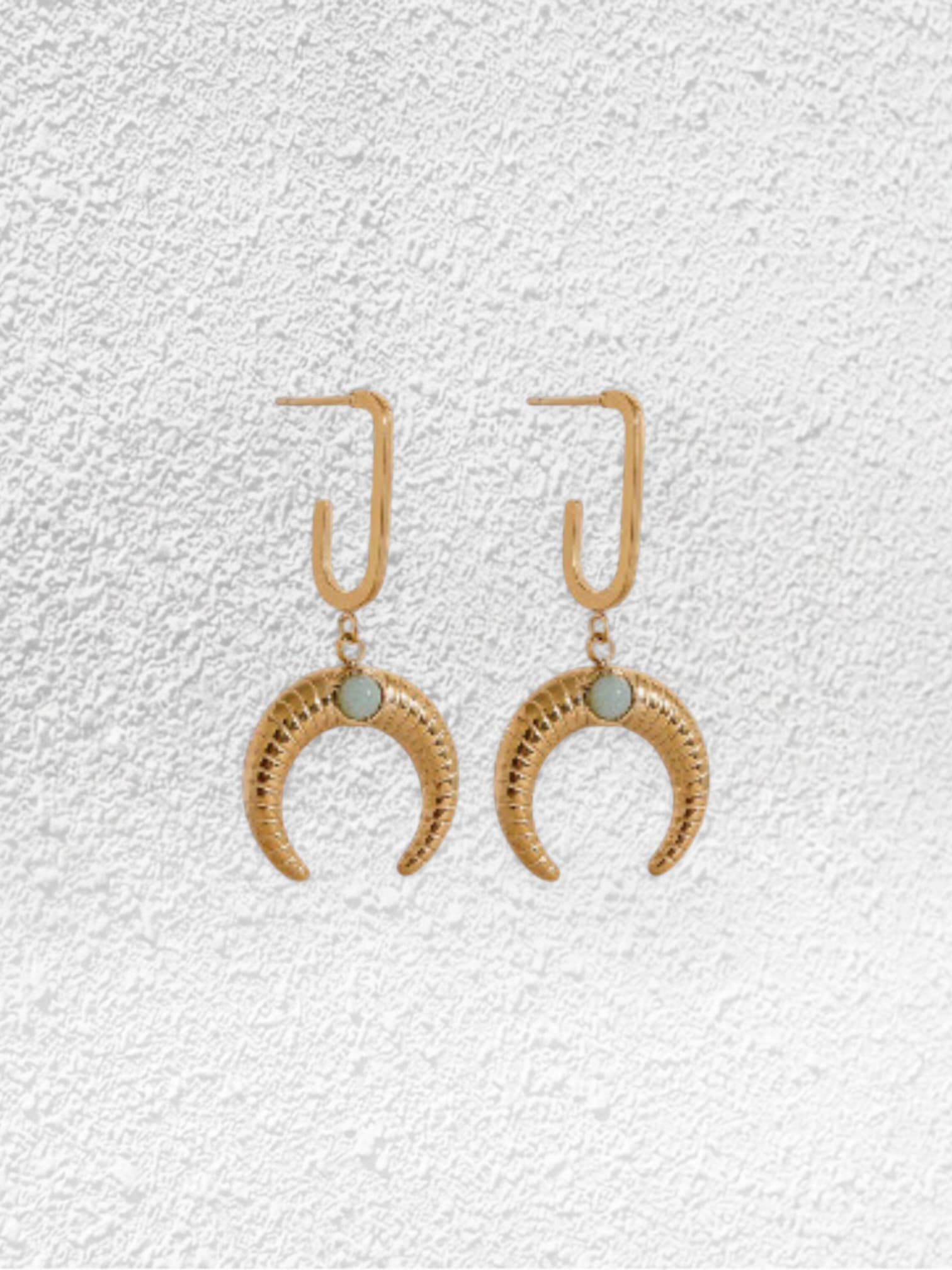Pendientes Toro · Colgante Cuerno Dorado y Piedra Agua