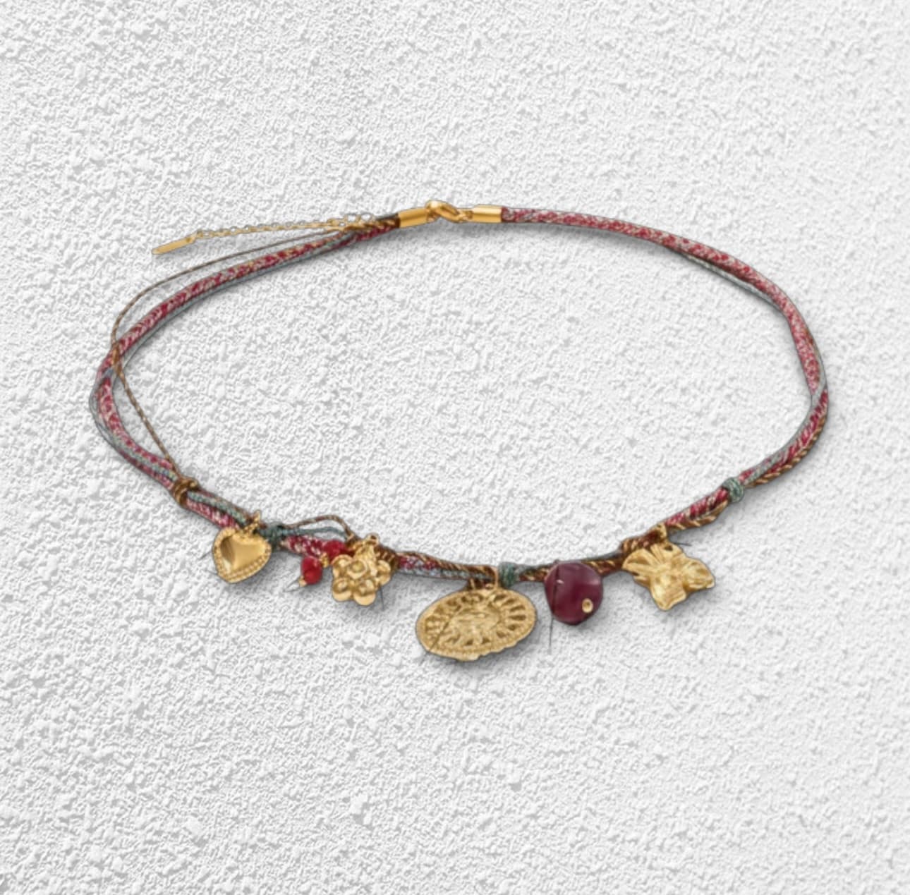 Collar Boho · Cuerda y Charms Dorados
