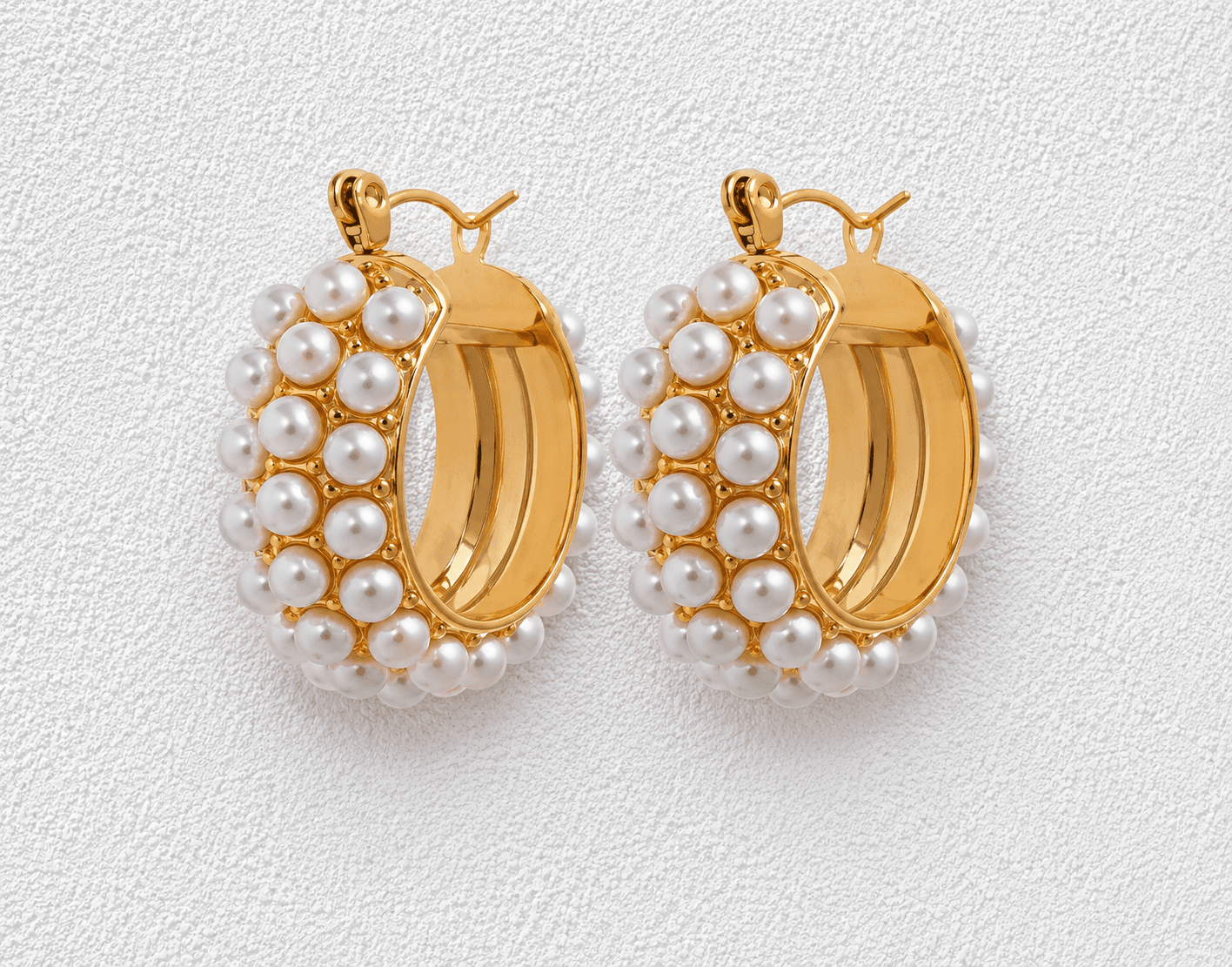 Orilla de Perlas Pendientes aro · Borde perlas naturales · Dorado mate
