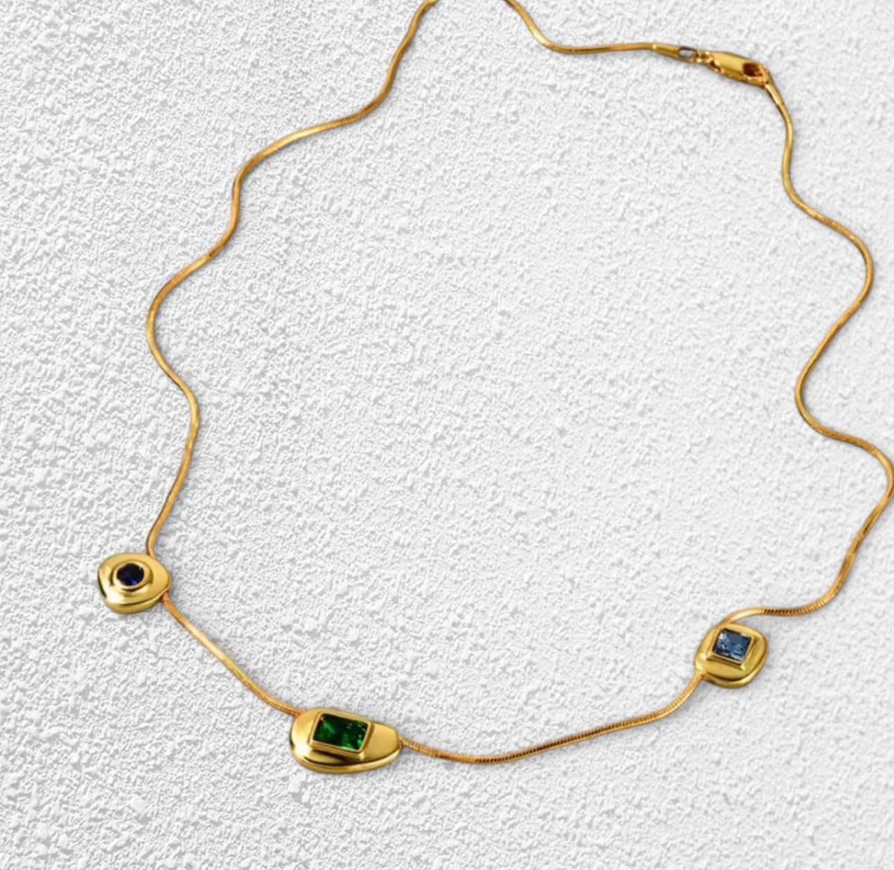 Collar Triángulo