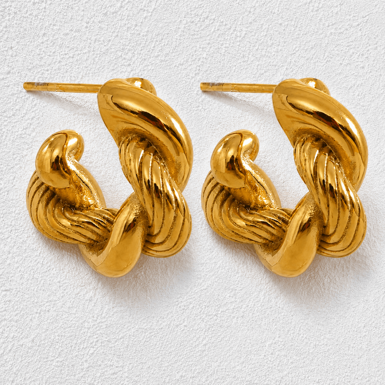 Nudo Ciego Pendientes aro · Trenzado dorado · Forma nudo