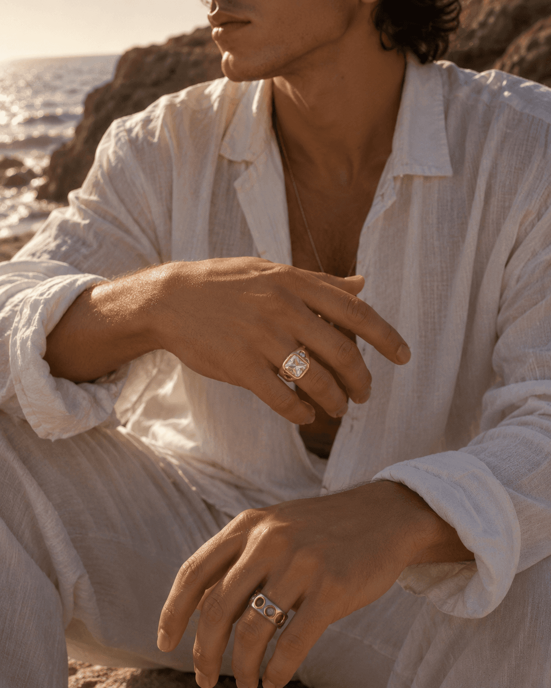 Anillo Cosmos · Plata y Detalles Dorados