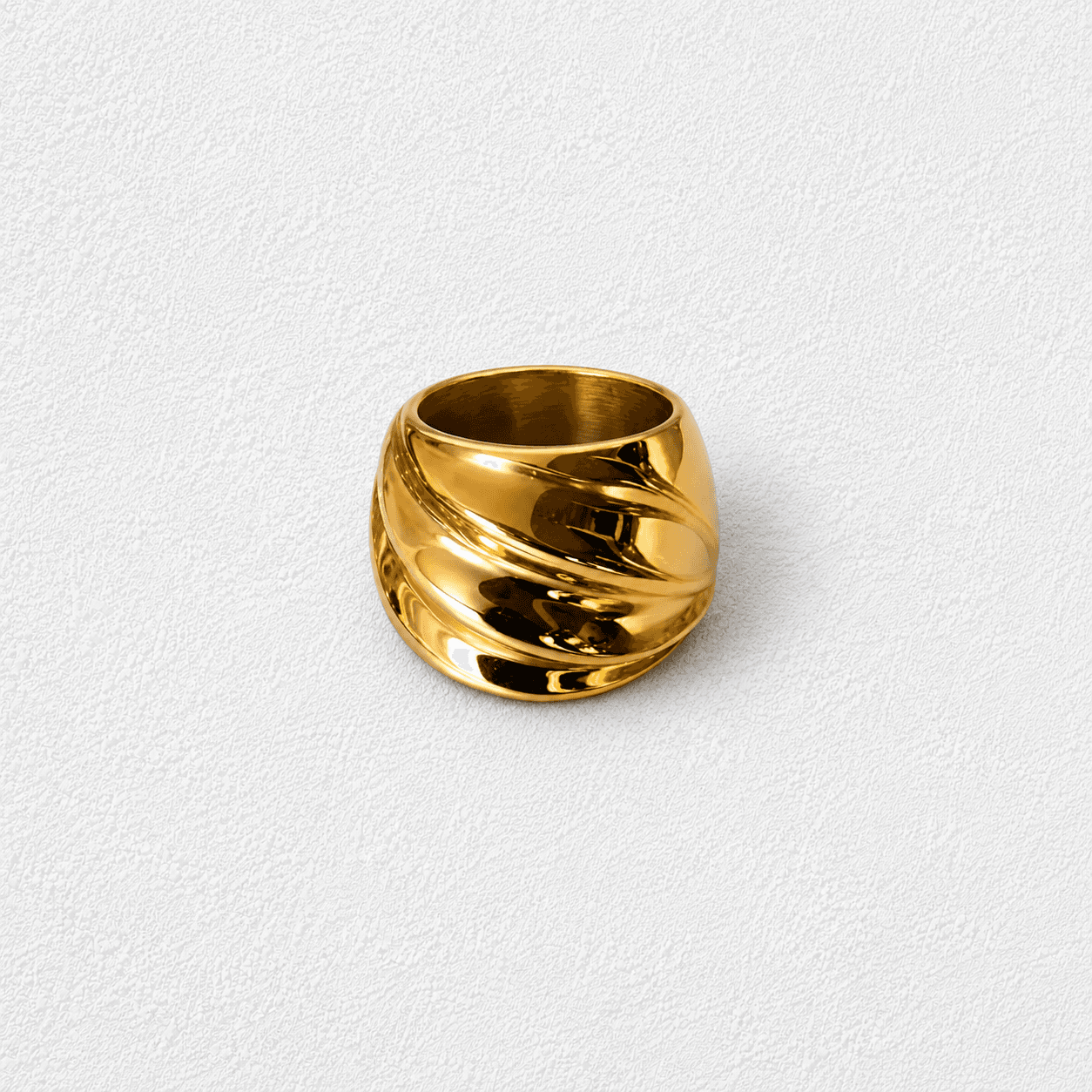 Croissant Anillo · Dome torsado · Dorado especular