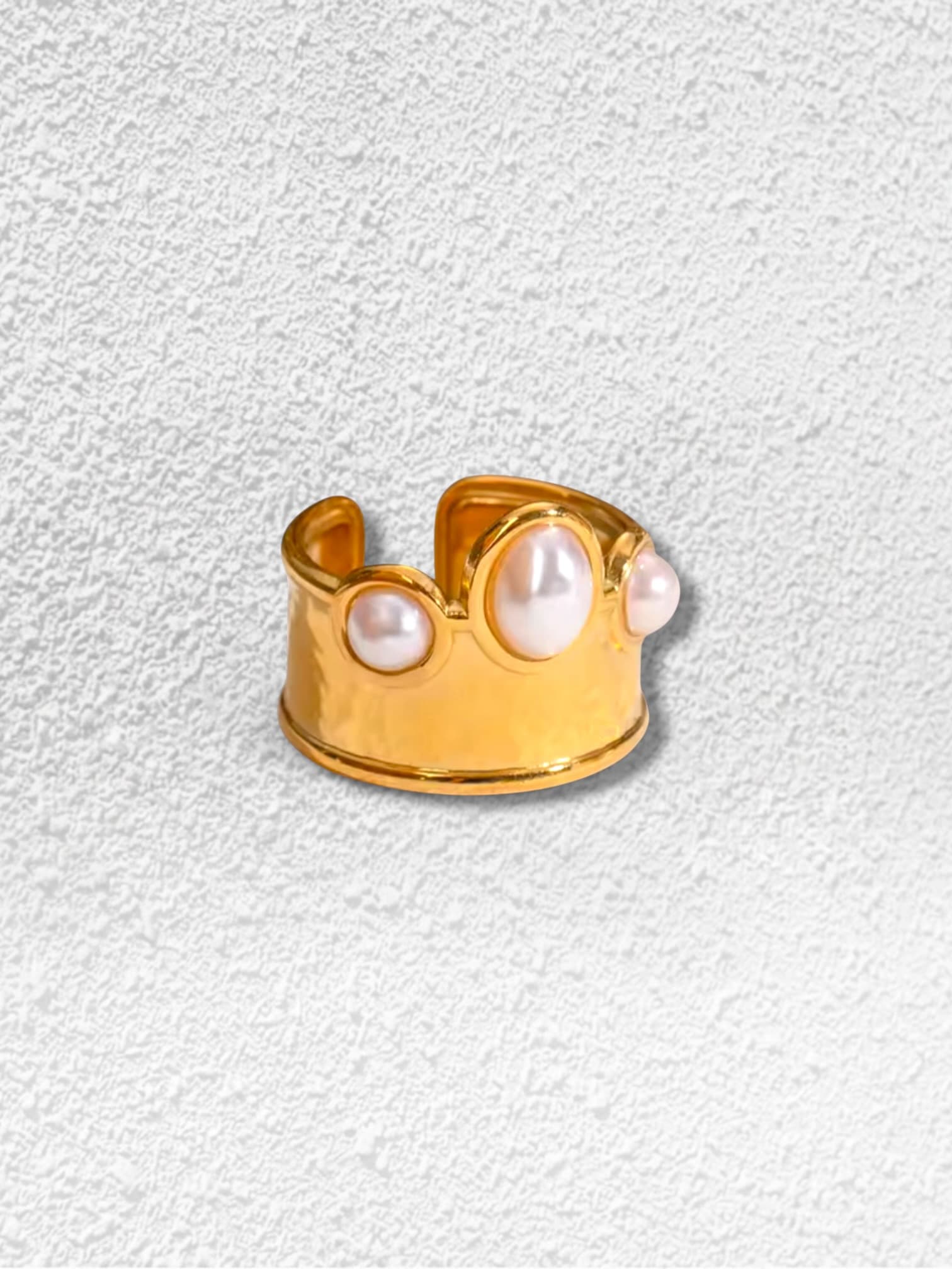 Anillo Perla · Banda Dorada Triple Perla